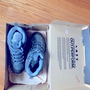 Size 7 Merrel hiking boots